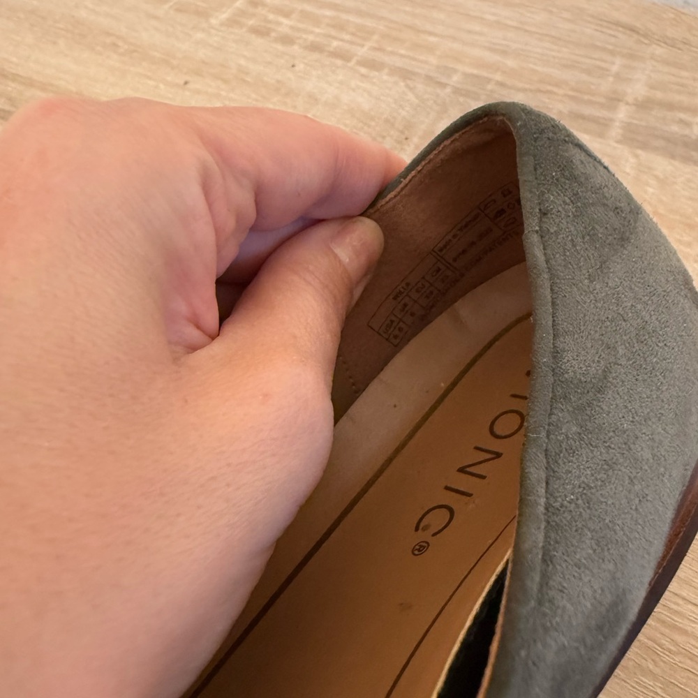 Vionic Willa Olive green suede slip on loafer flats women’s Sz 8.5 - Picture 3 of 5